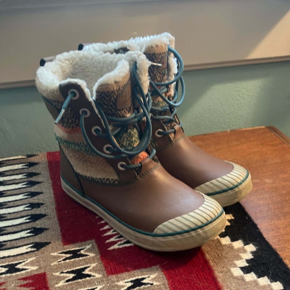 Keen Elsa Boots size 6.5